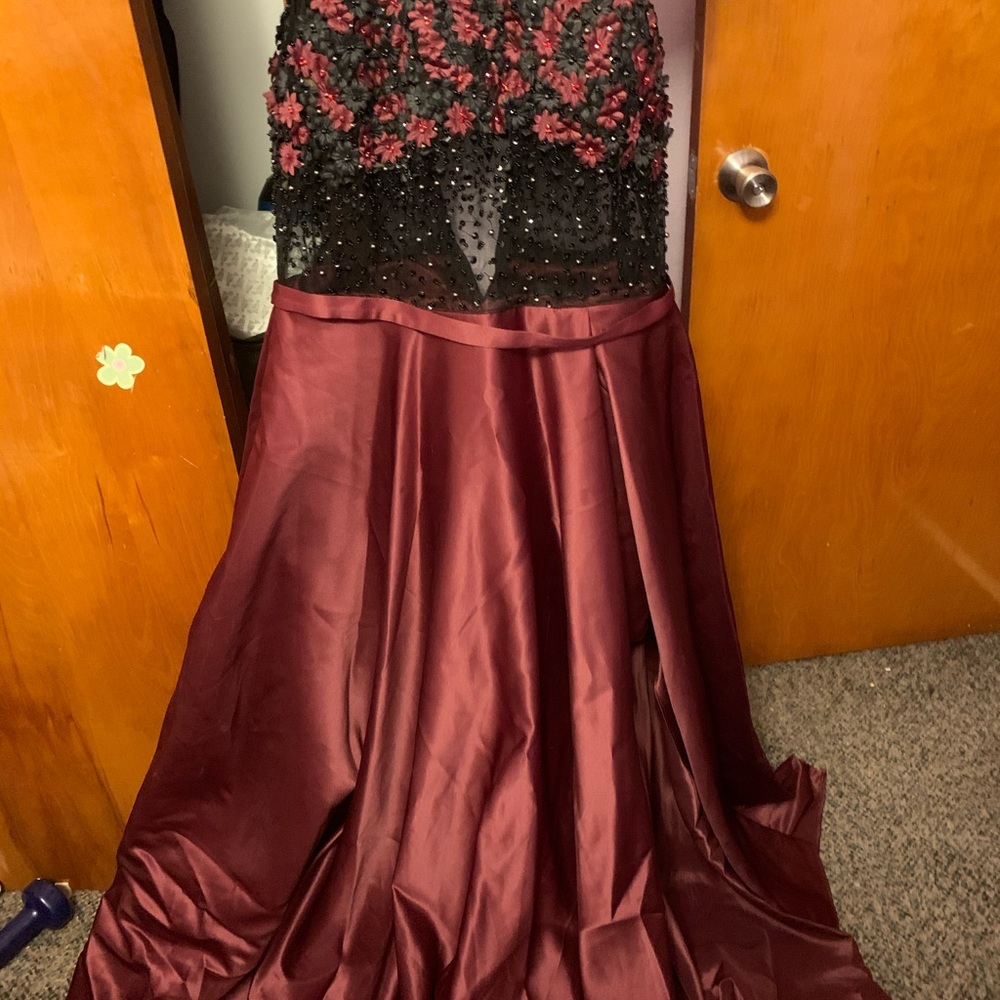 Prom Dress - Picture 2 of 5